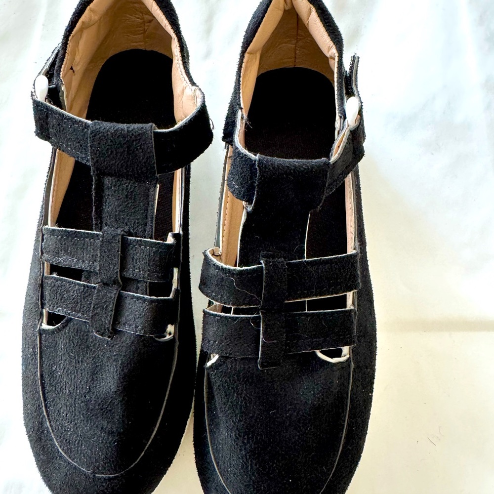 Velcro walking shoe sneaker or soft shoe